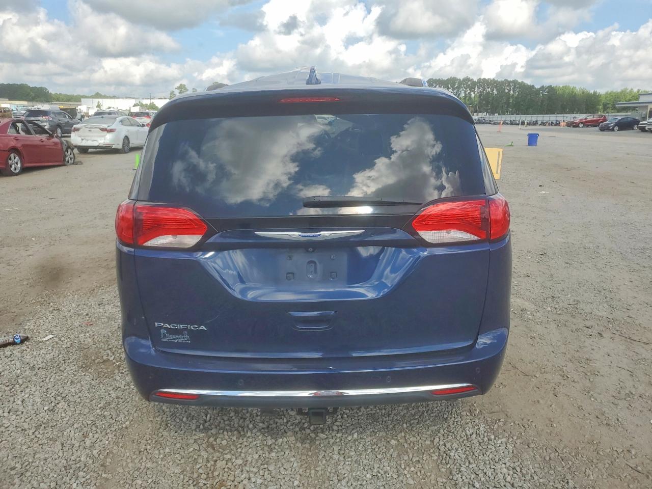 2C4RC1BG1JR294028 · 2018 CHRYSLER PACIFICA · 6/13