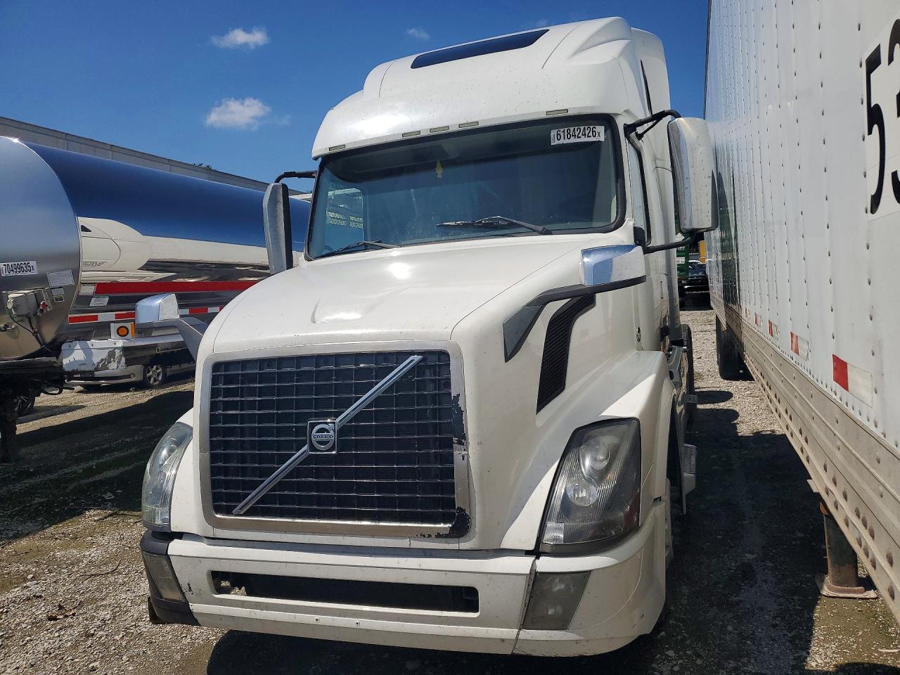 4V4NC9TG97N438429 · 2007 VOLVO VNL