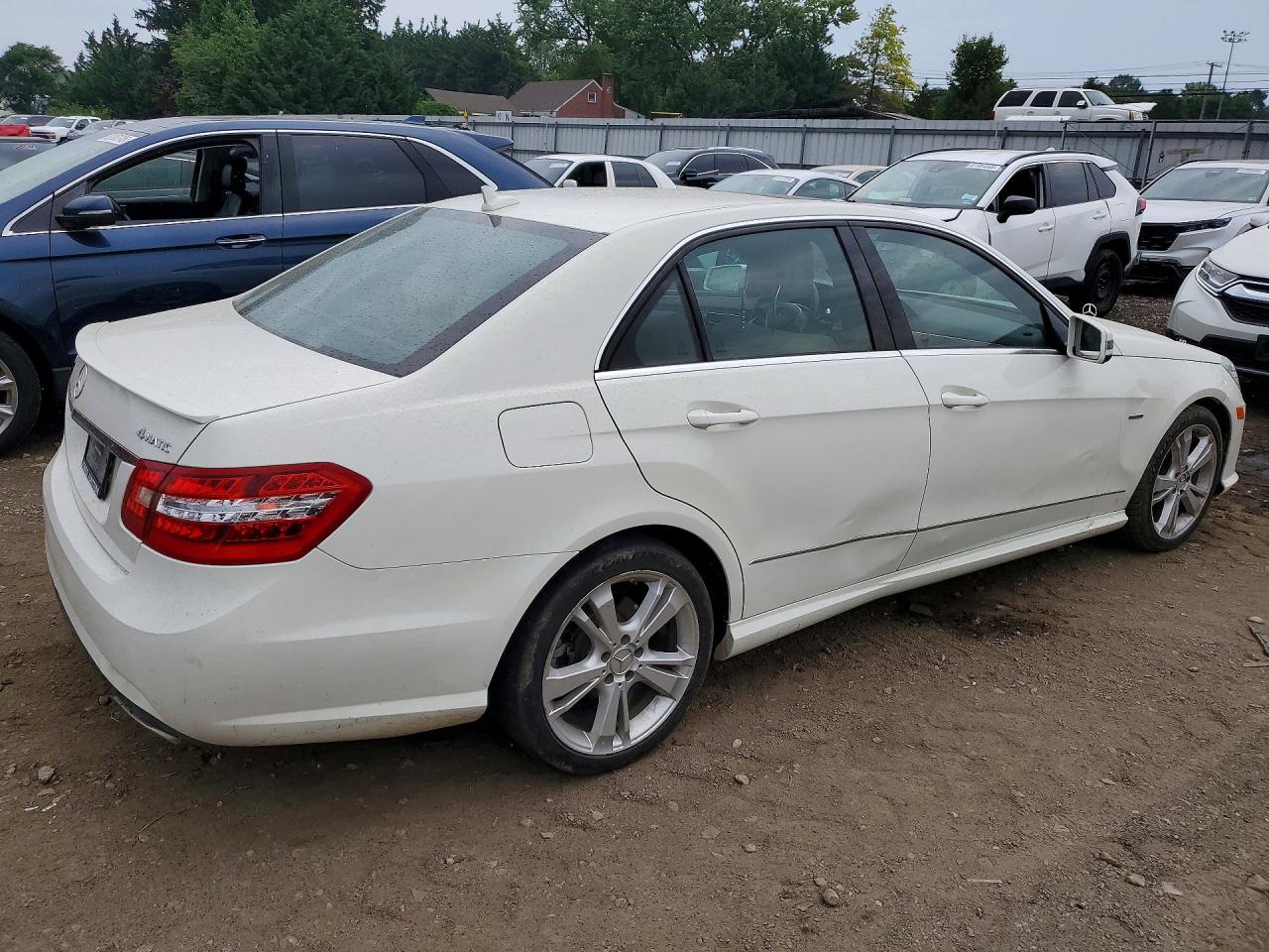 WDDHF8JB2CA638688 · 2012 MERCEDES-BENZ E · 3/12