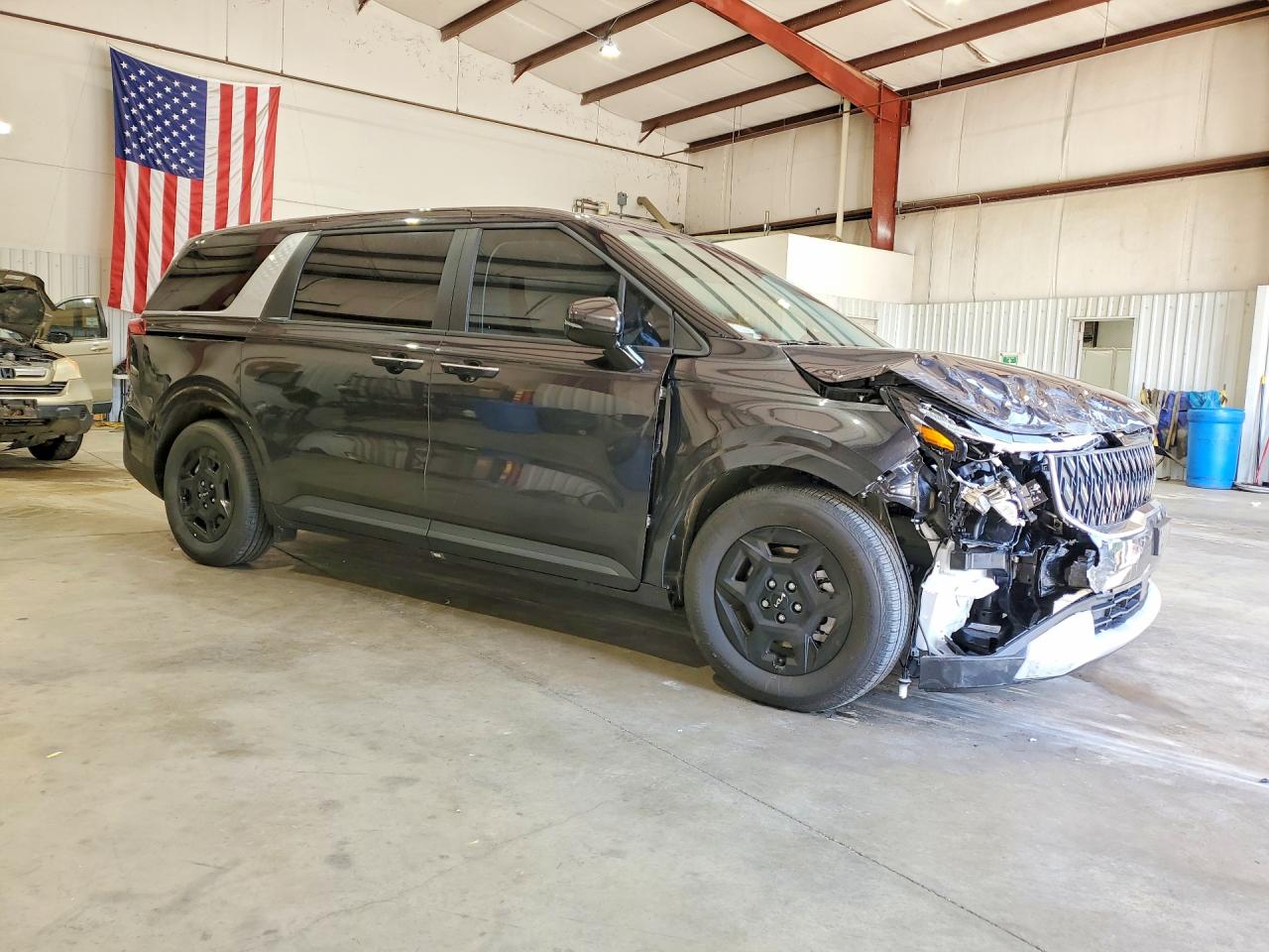 KNDNB5K38T6609651 · 2026 KIA CARNIVAL · 4/13