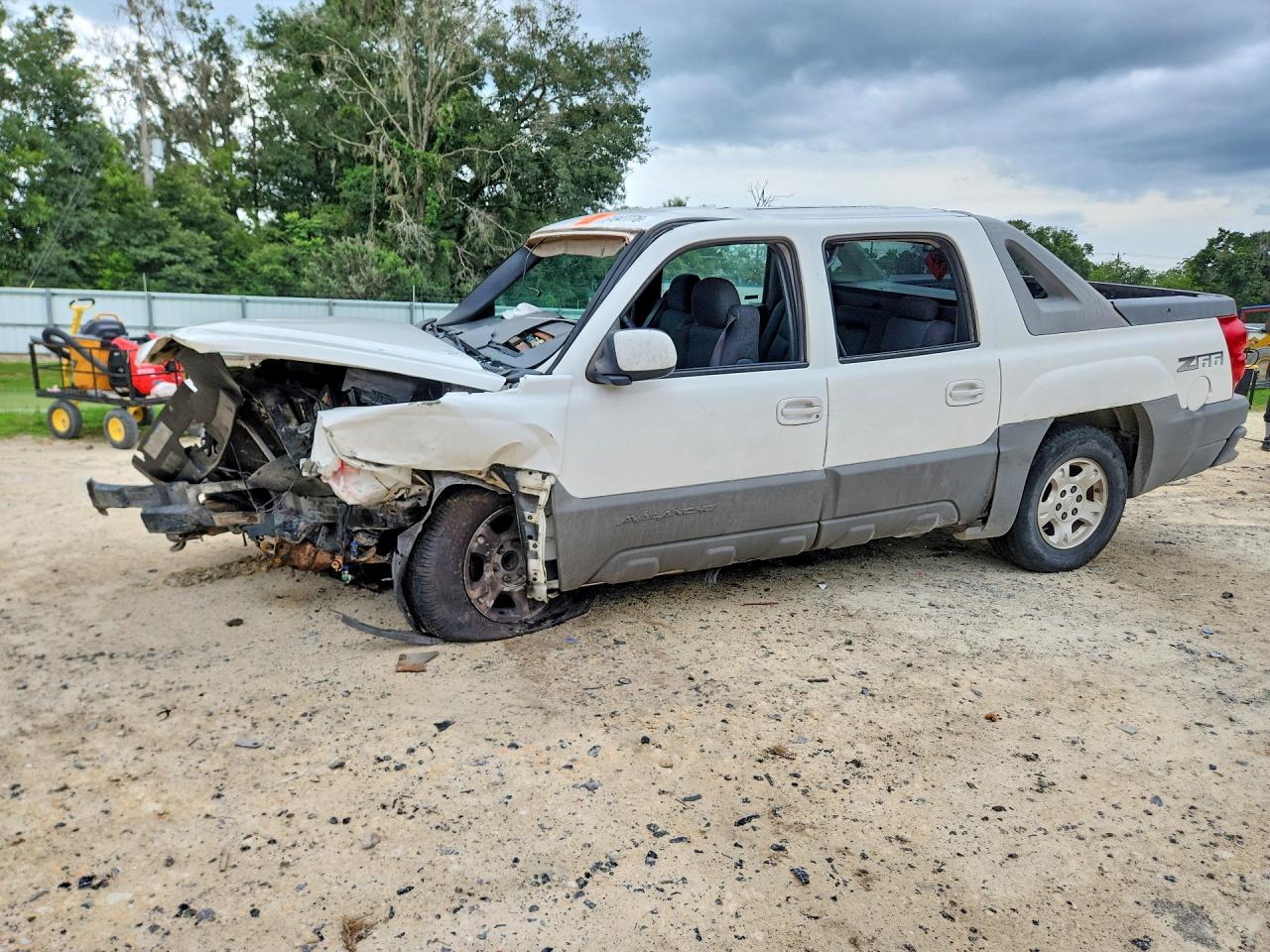 3GNEC13TX2G101769 · 2002 CHEVROLET AVALANCHE