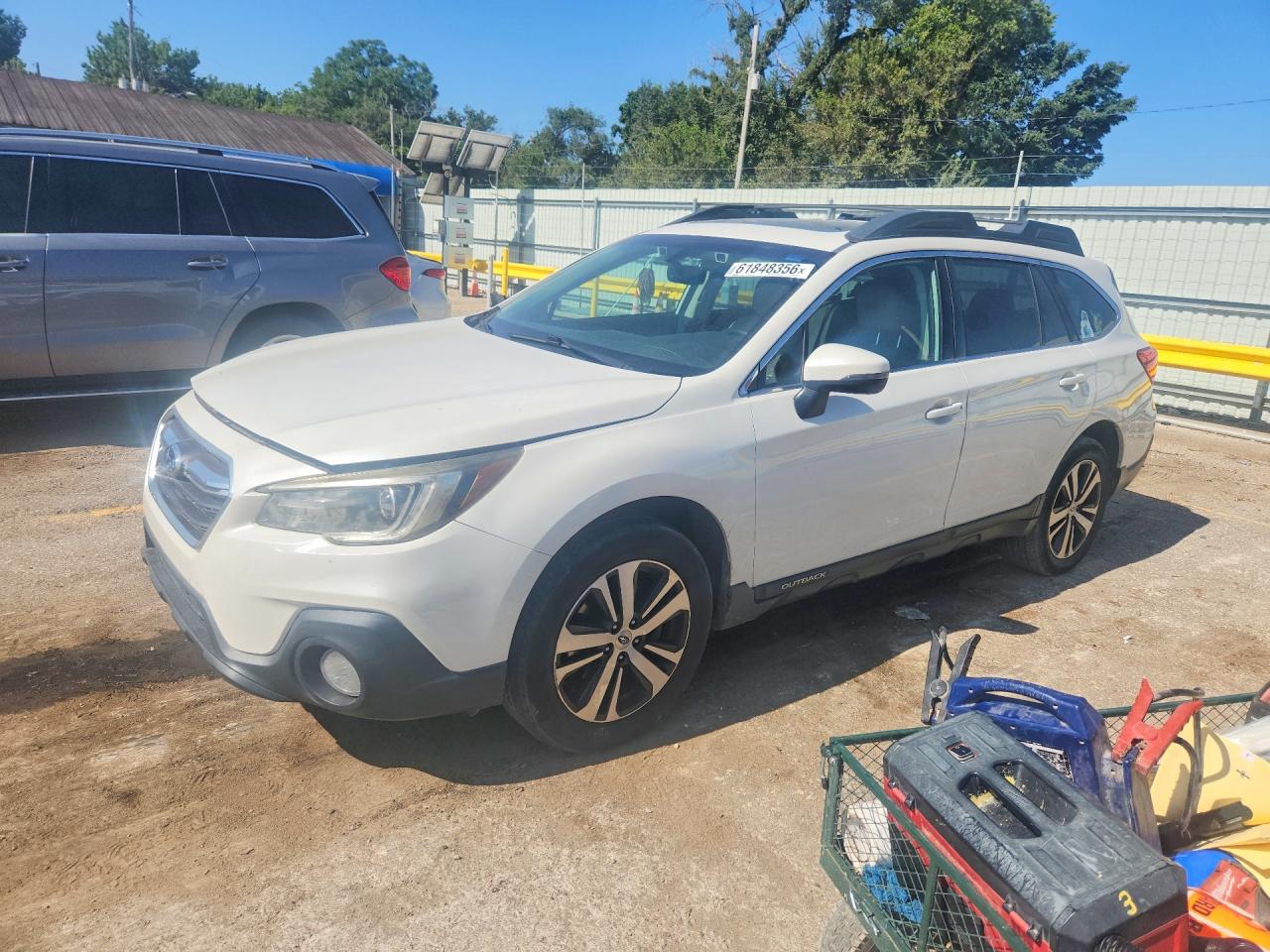 4S4BSANCXJ3371805 · 2018 SUBARU OUTBACK