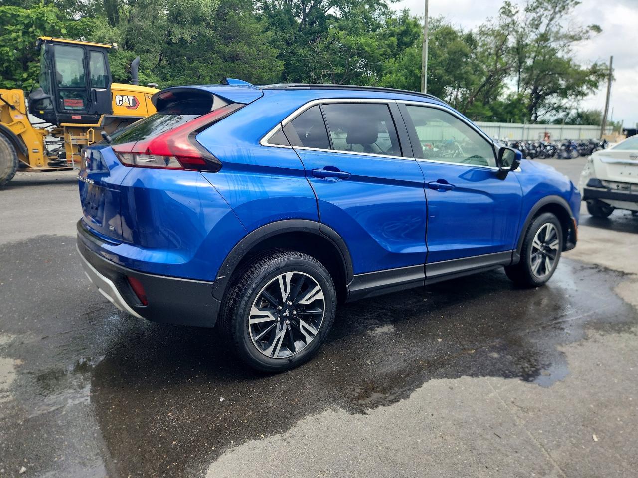 JA4ATWAA4PZ027806 · 2023 MITSUBISHI ECLIPSE CROSS · 3/14