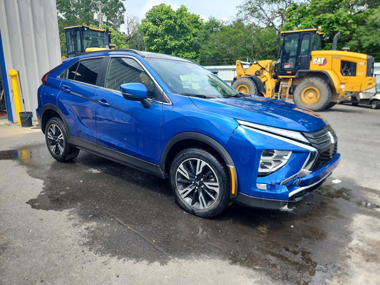 JA4ATWAA4PZ027806 · 2023 MITSUBISHI ECLIPSE CROSS · 4/14
