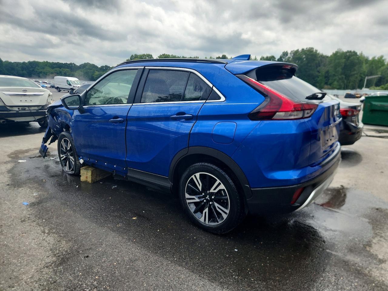 JA4ATWAA4PZ027806 · 2023 MITSUBISHI ECLIPSE CROSS · 2/14