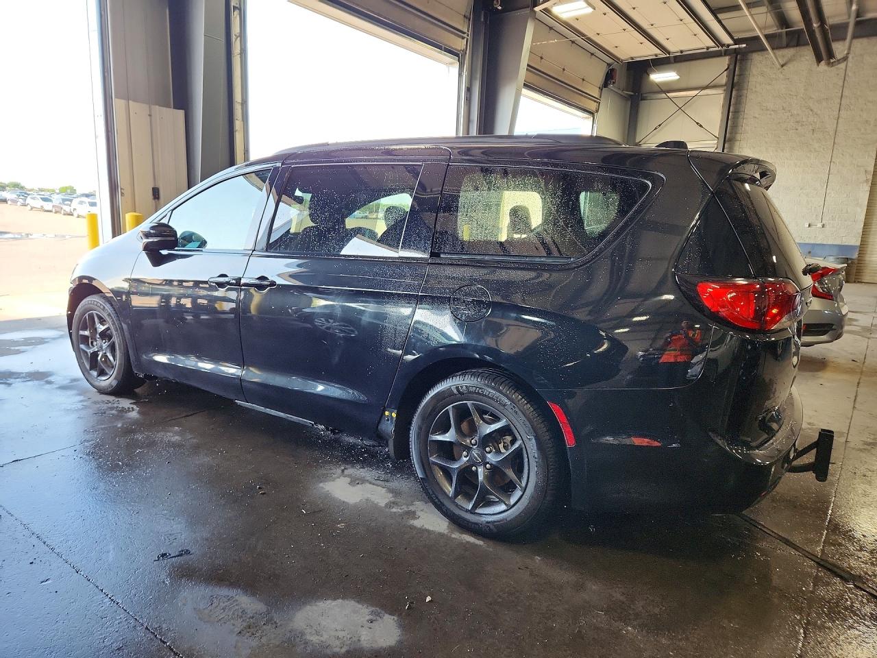 2C4RC1GG8LR183116 · 2020 CHRYSLER PACIFICA · 2/14