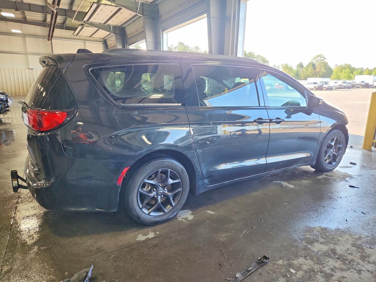 2C4RC1GG8LR183116 · 2020 CHRYSLER PACIFICA · 3/14