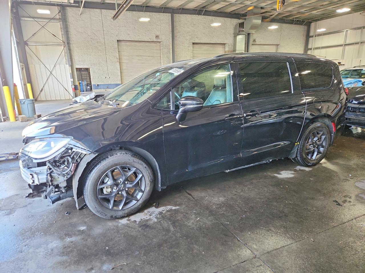 2C4RC1GG8LR183116 · 2020 CHRYSLER PACIFICA