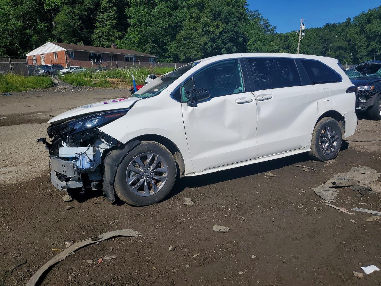 5TDKRKEC9SS225188 · 2025 TOYOTA SIENNA