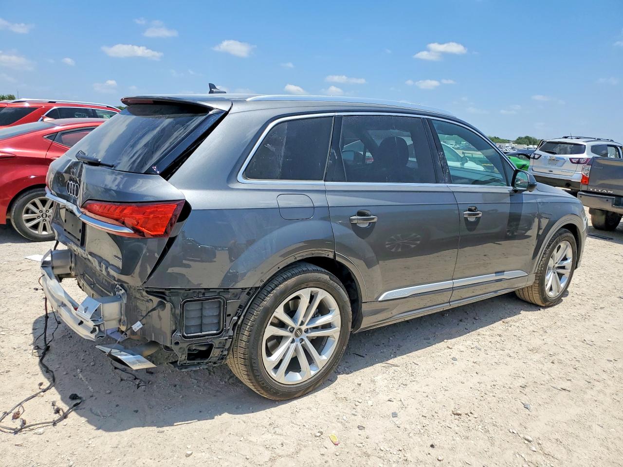 WA1LVBF7XSD029364 · 2025 AUDI Q7 · 3/13
