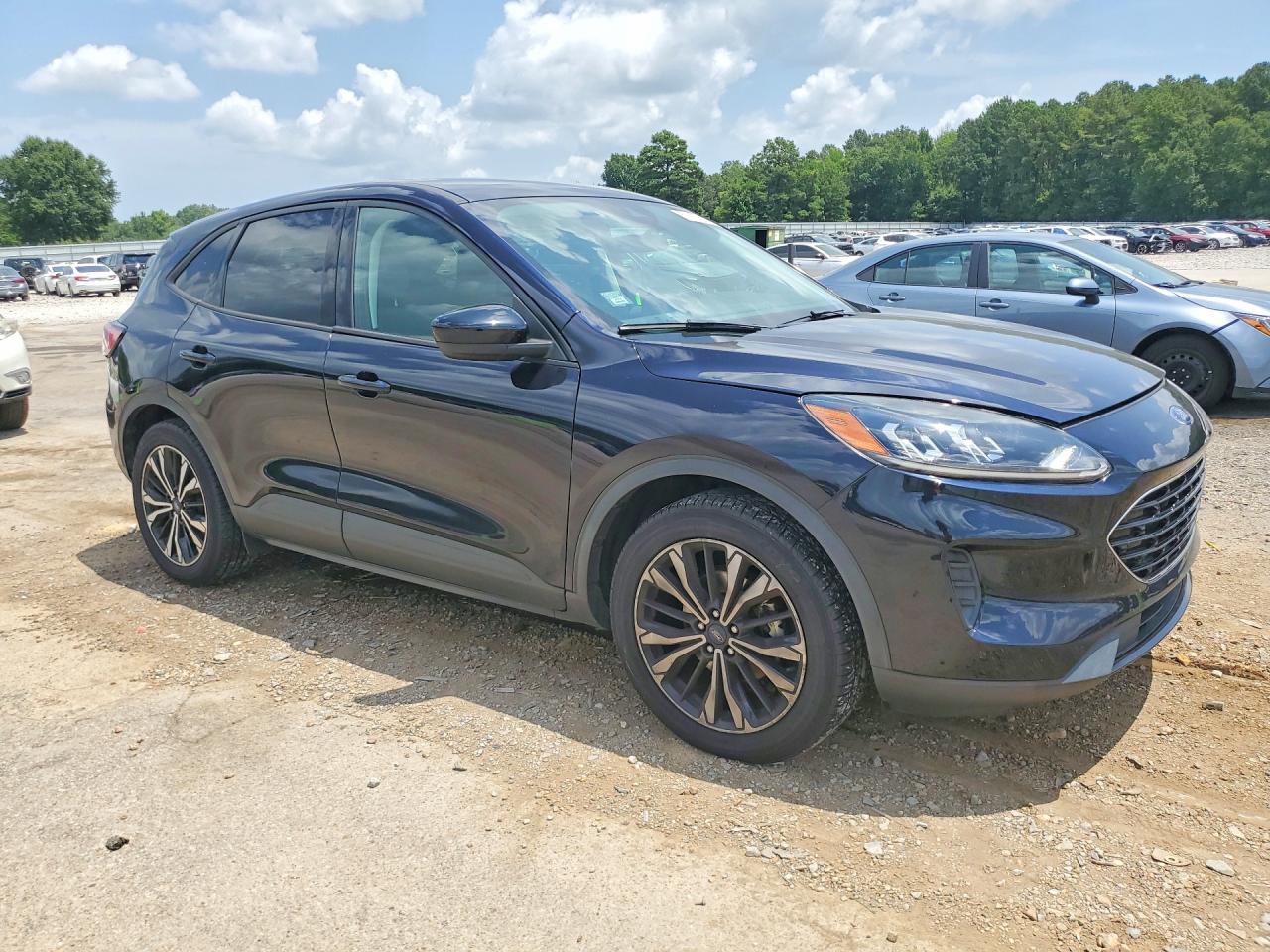 1FMCU0G69MUB00863 · 2021 FORD ESCAPE · 4/13