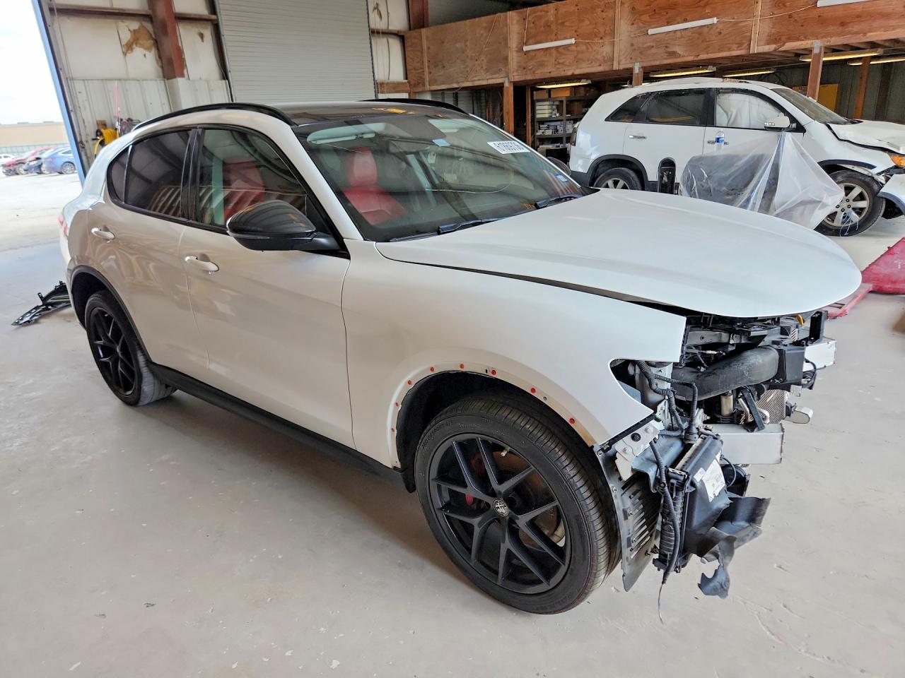 ZASPAJAN7K7C41809 · 2019 ALFA ROMEO STELVIO · 4/14