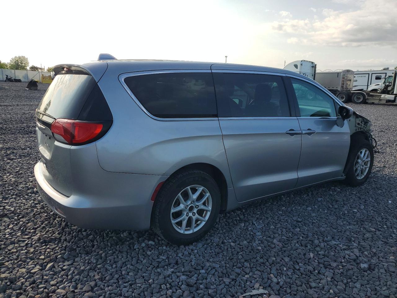 2C4RC1CG0HR565279 · 2017 CHRYSLER PACIFICA · 3/14