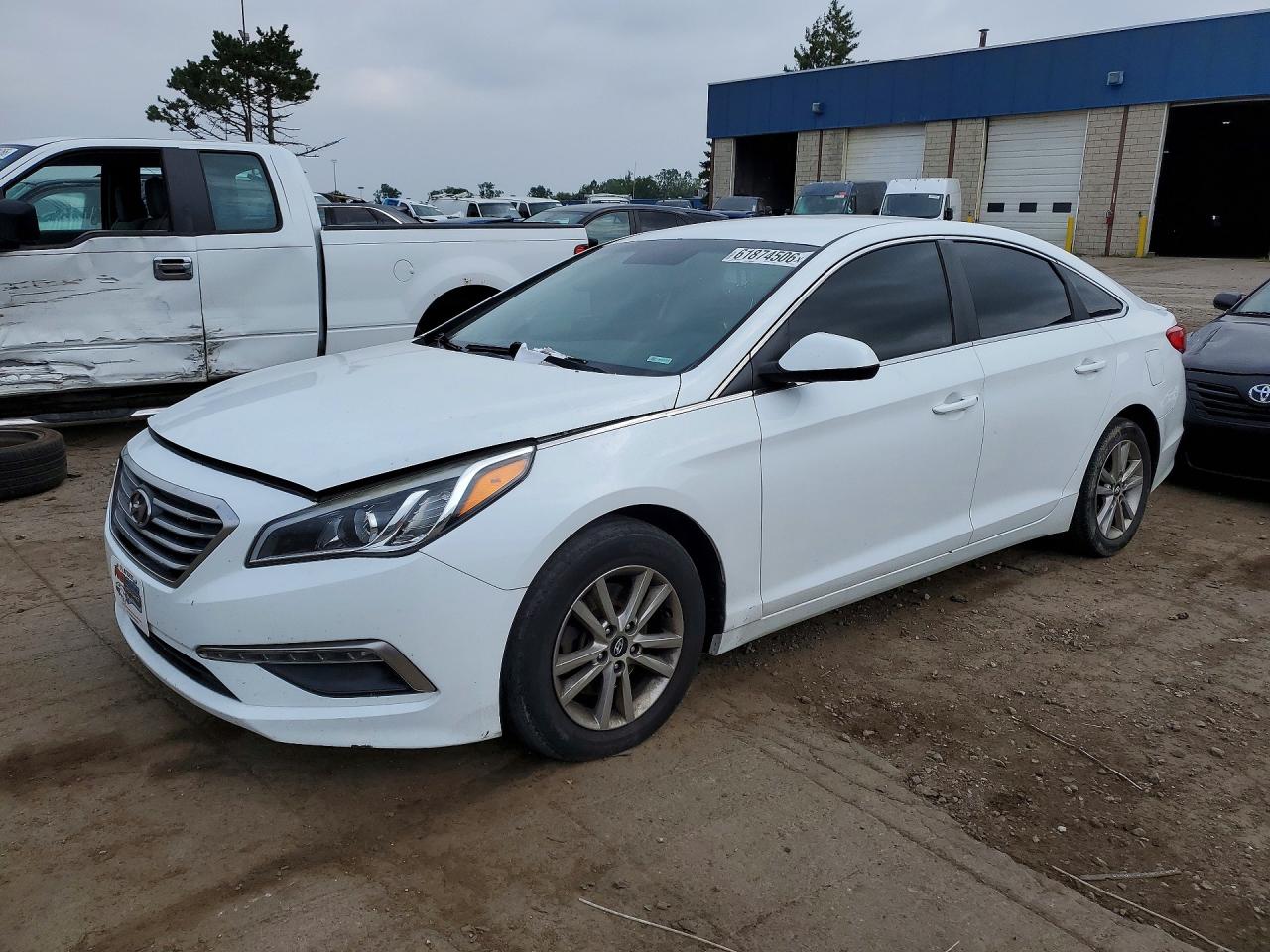 5NPE24AF7FH009574 · 2015 HYUNDAI SONATA