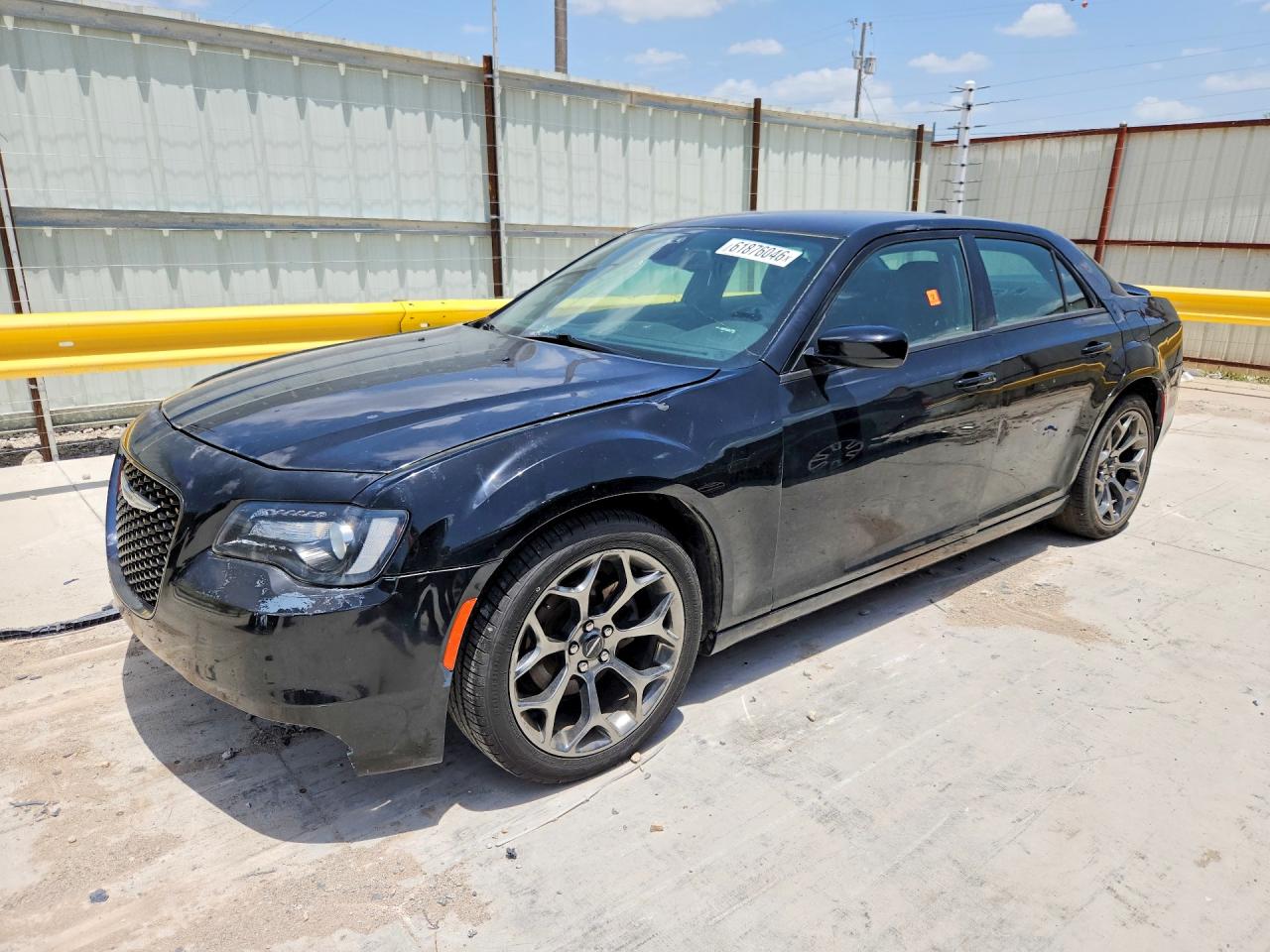 2C3CCABG6JH243320 · 2018 CHRYSLER 300