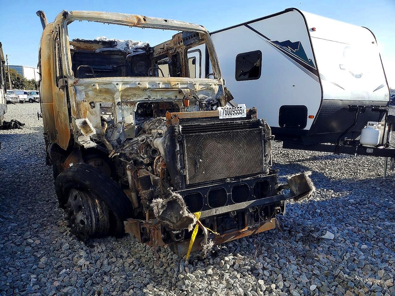 4V4NC9EH3SN668353 · 2025 VOLVO VN
