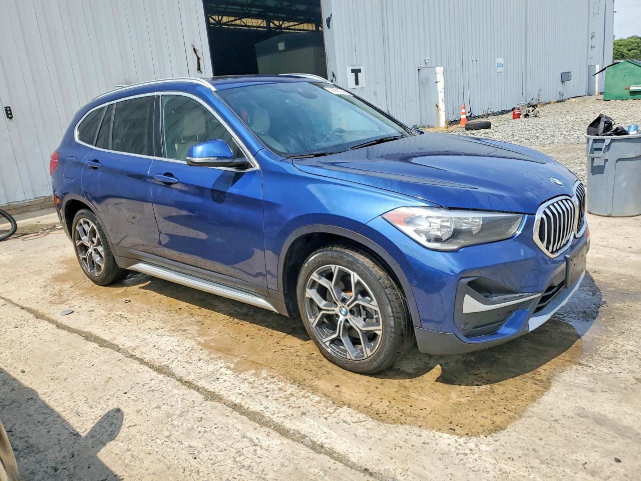 WBXJG9C0XM5T68911 · 2021 BMW X1 · 4/12