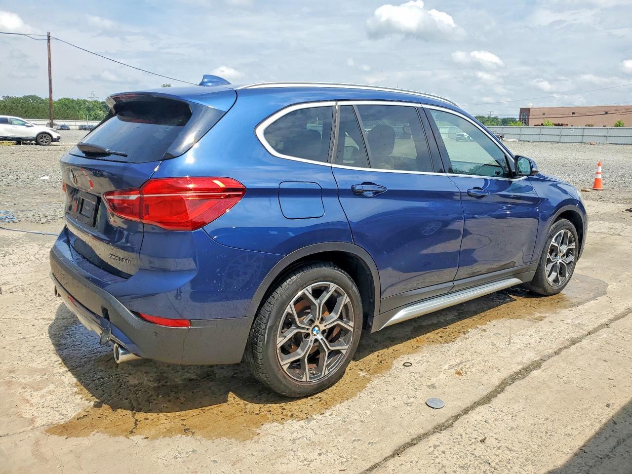 WBXJG9C0XM5T68911 · 2021 BMW X1 · 3/12