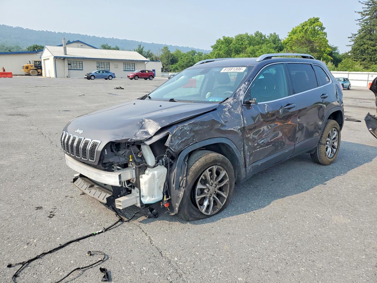 1C4PJMLB0KD256375 · 2019 JEEP CHEROKEE