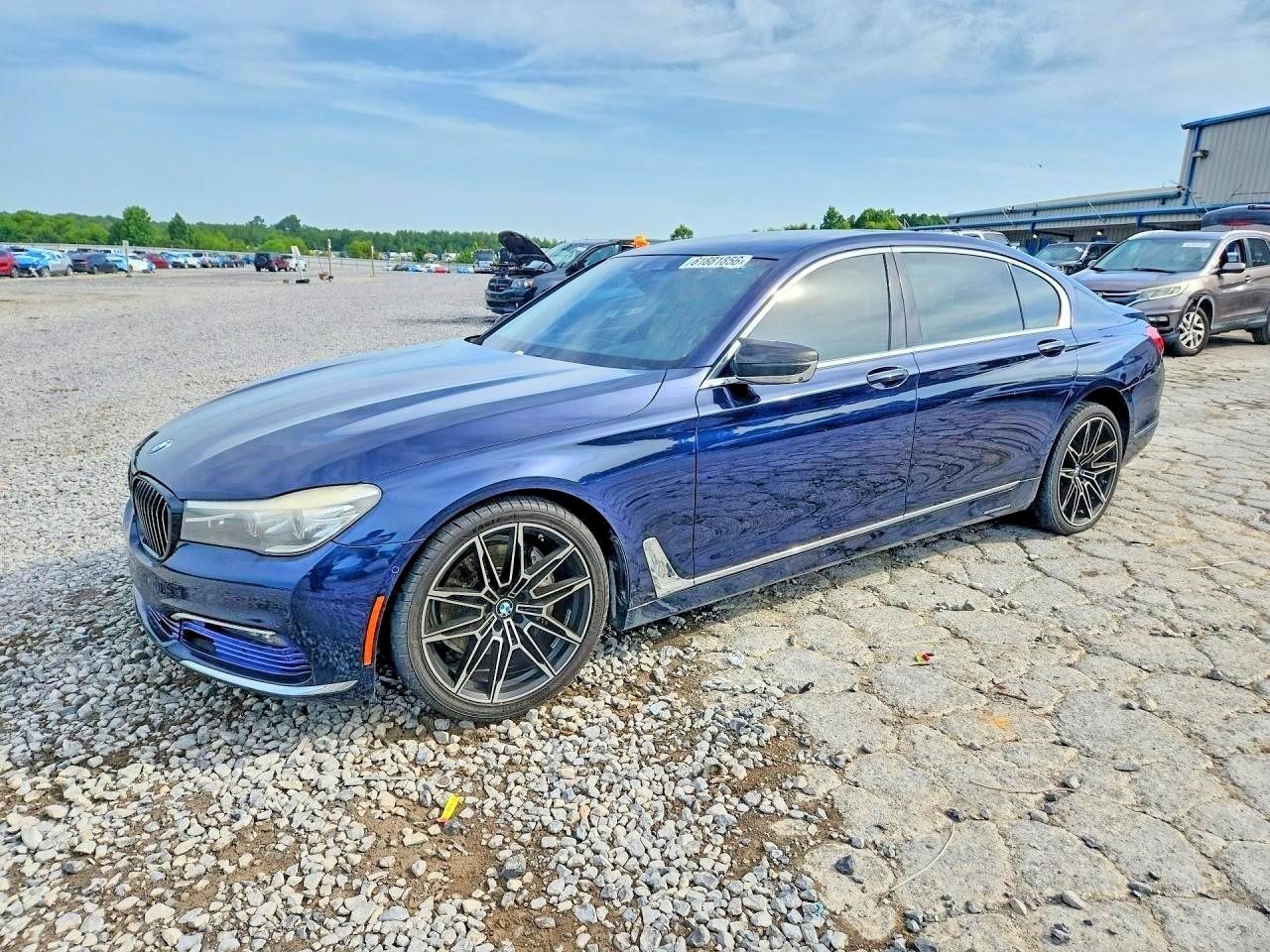 2016 BMW 740