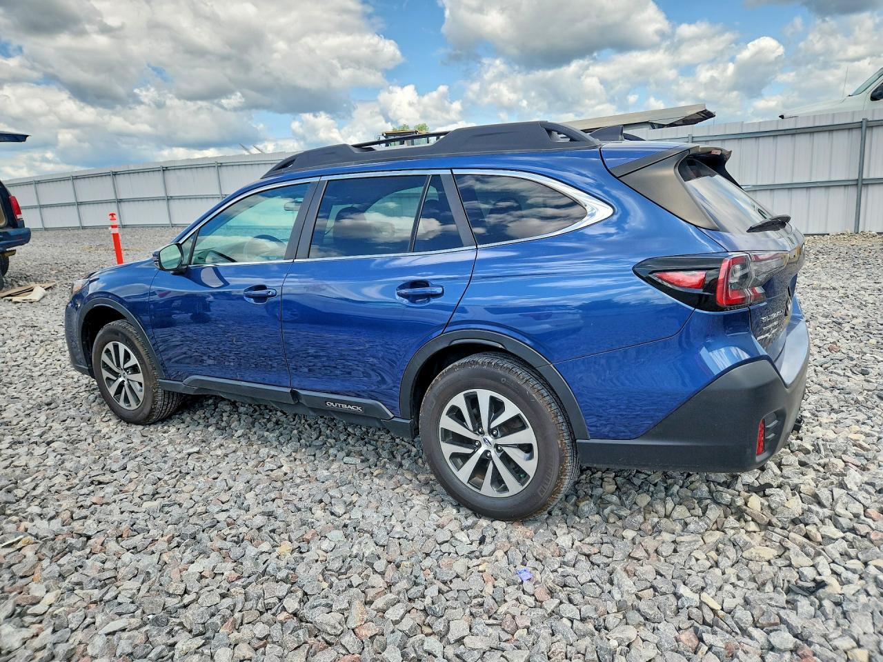 4S4BTADC8N3275983 · 2022 SUBARU OUTBACK · 2/13