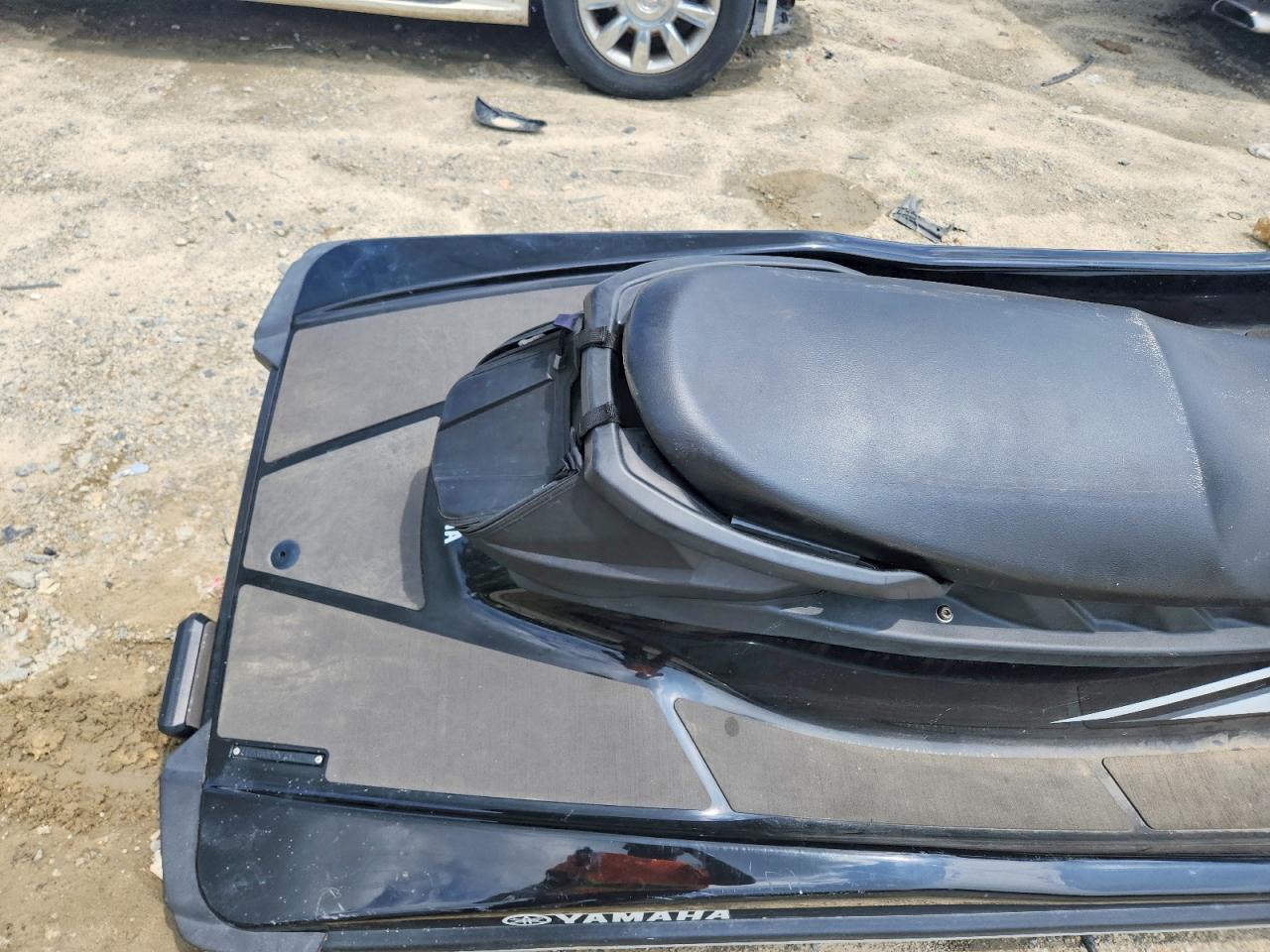 YAMA3308D717 · 2017 YAM JET SKI · 6/10