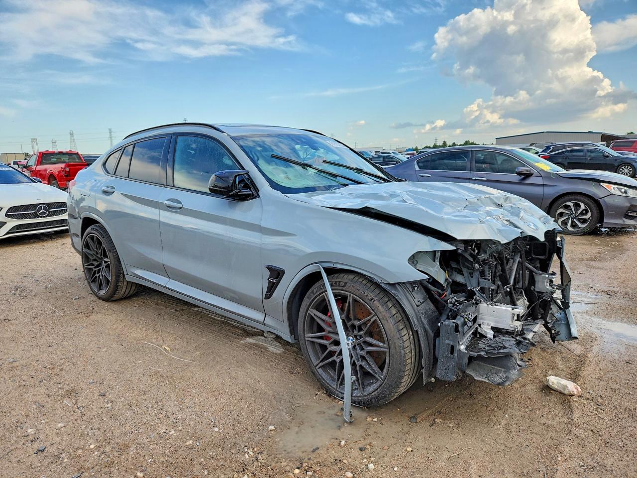 5YM23EC03S9197129 · 2025 BMW X4 · 4/12