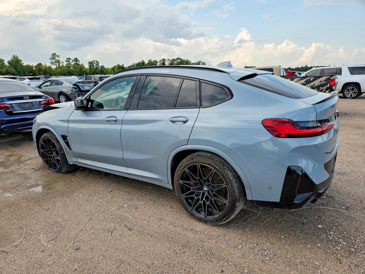 5YM23EC03S9197129 · 2025 BMW X4 · 2/12