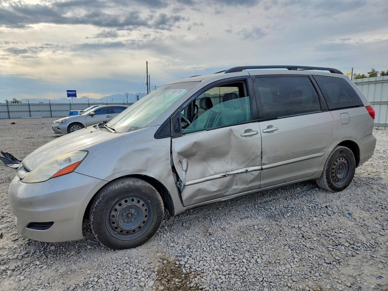 5TDZK23C78S204984 · 2008 TOYOTA SIENNA