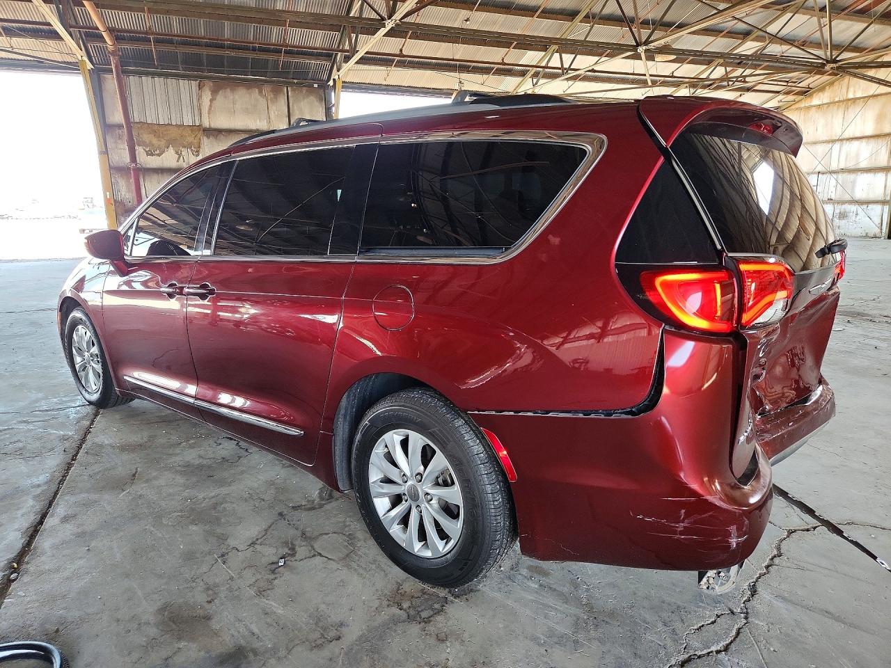 2C4RC1BG3HR809413 · 2017 CHRYSLER PACIFICA · 2/13