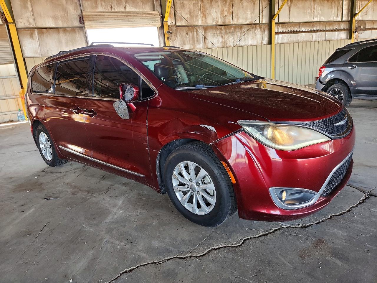 2C4RC1BG3HR809413 · 2017 CHRYSLER PACIFICA · 4/13