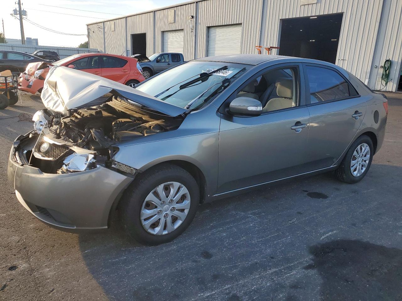 KNAFU4A28A5850255 · 2010 KIA FORTE