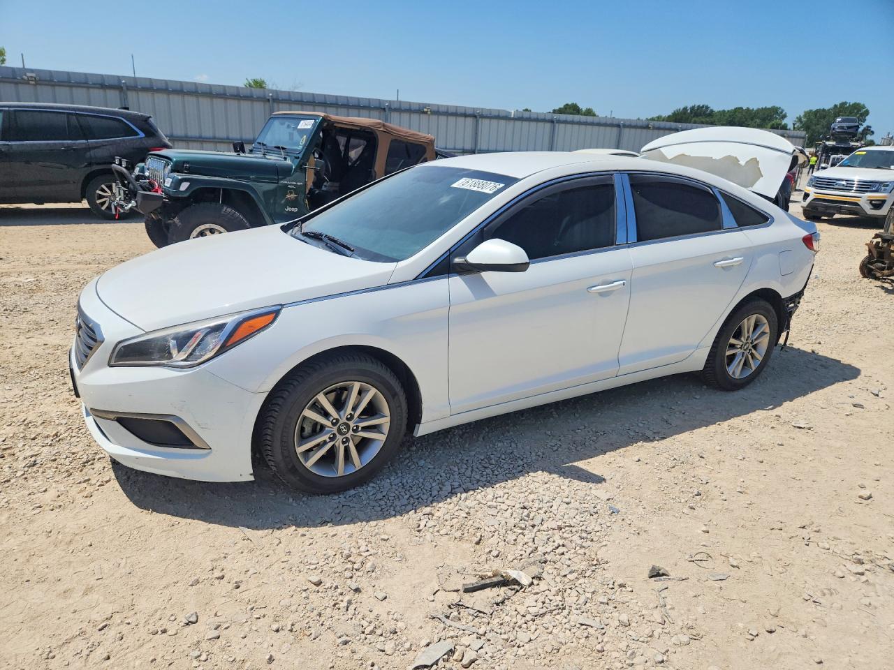 5NPE24AF5HH548102 · 2017 HYUNDAI SONATA