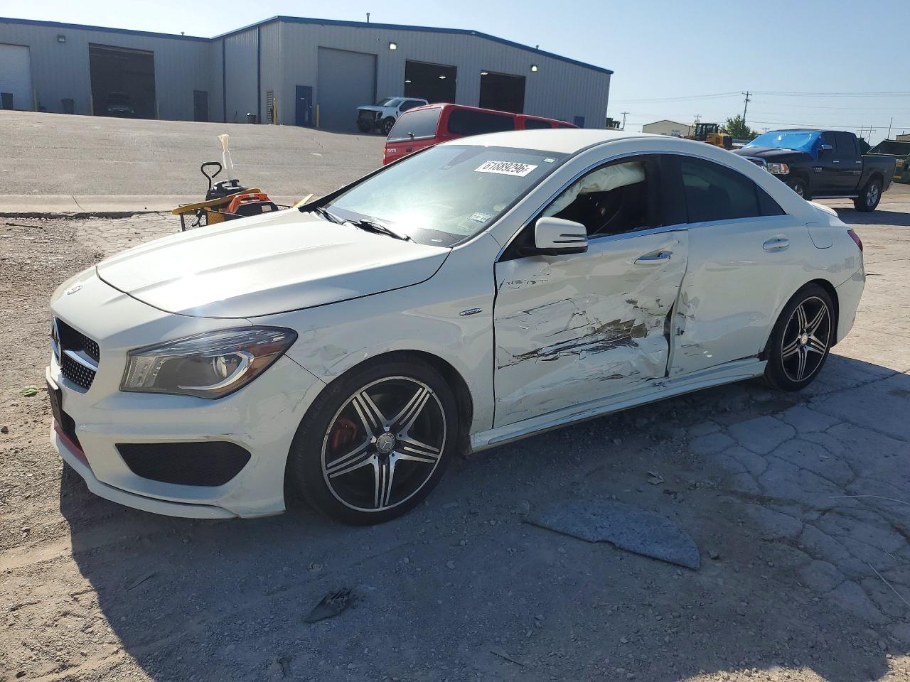 WDDSJ4EB2FN179165 · 2015 MERCEDES-BENZ CLA