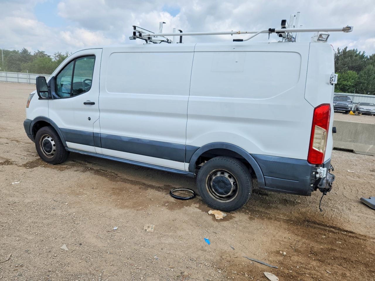 1FTNR1ZM7FKA55257 · 2015 FORD TRANSIT · 2/14