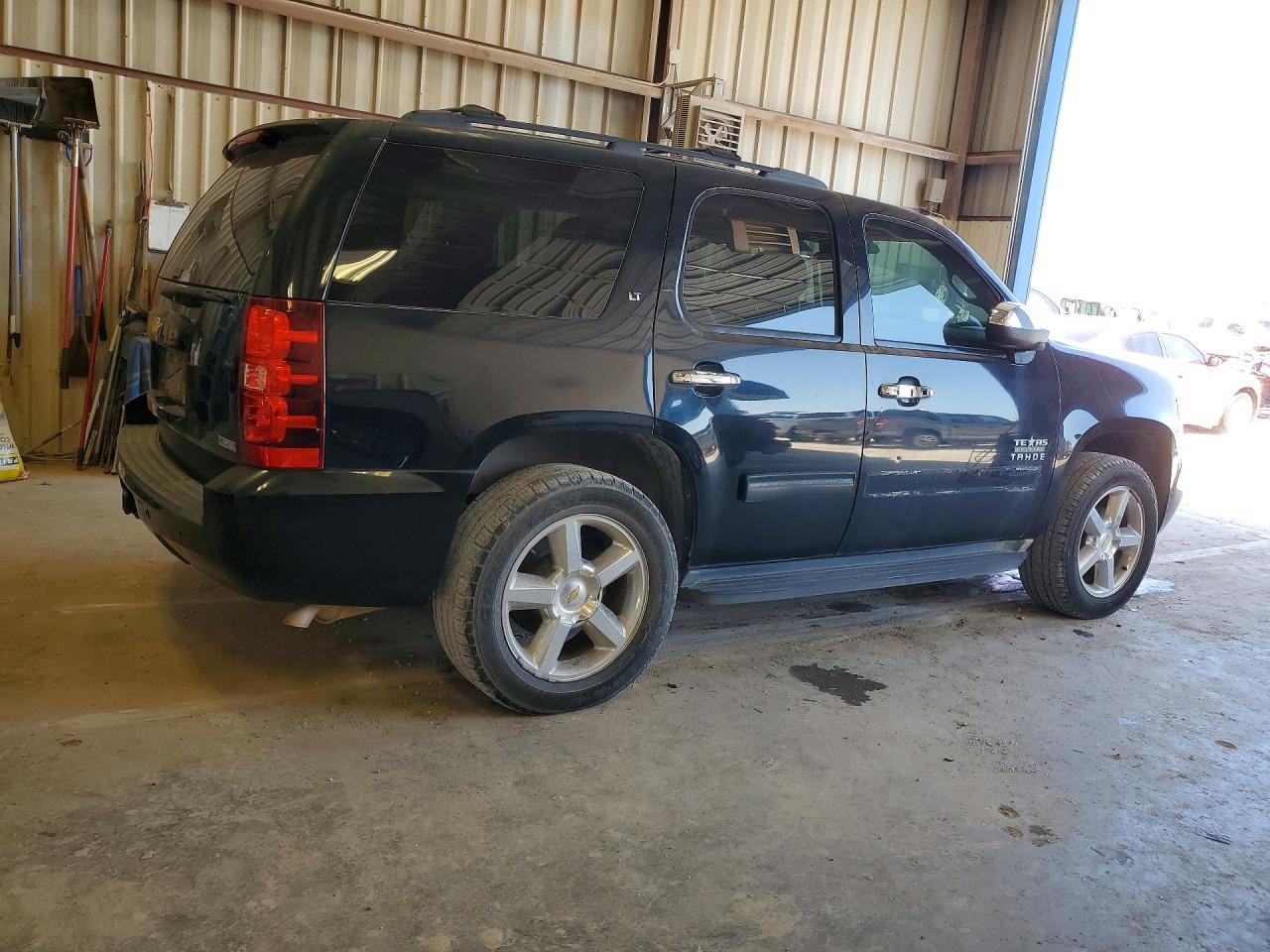 1GNSCBE04BR284257 · 2011 CHEVROLET TAHOE · 3/13