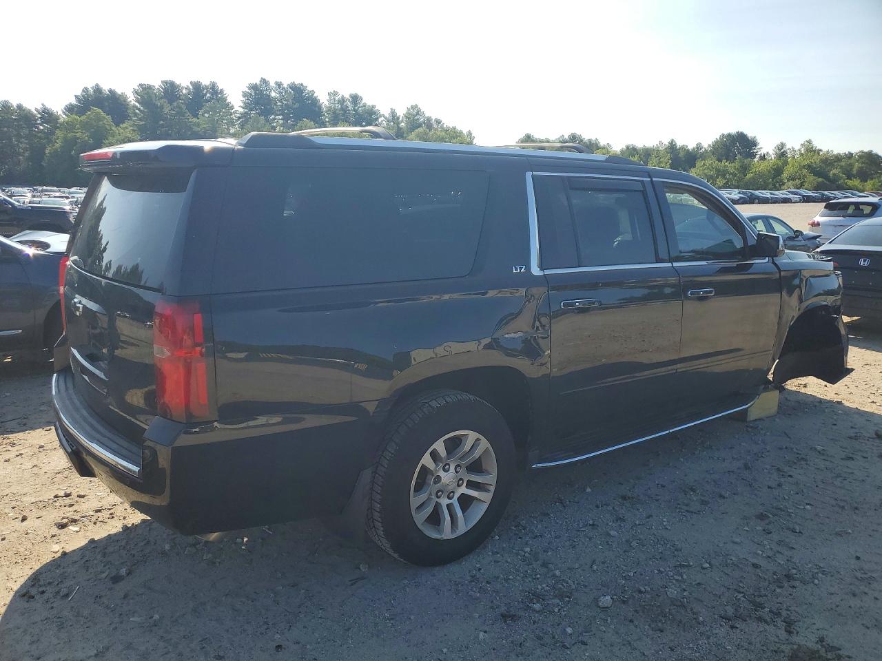 1GNSKJKC5GR202555 · 2016 CHEVROLET SUBURBAN · 3/14