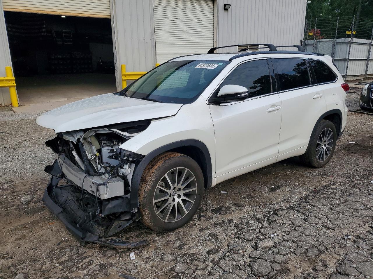 5TDKZRFH9JS286316 · 2018 TOYOTA HIGHLANDER