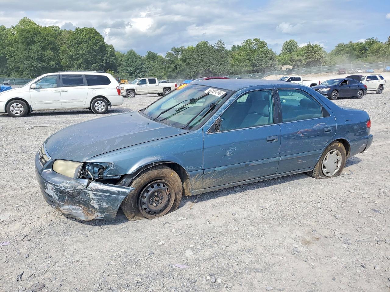 4T1BG22K5YU989556 · 2000 TOYOTA CAMRY