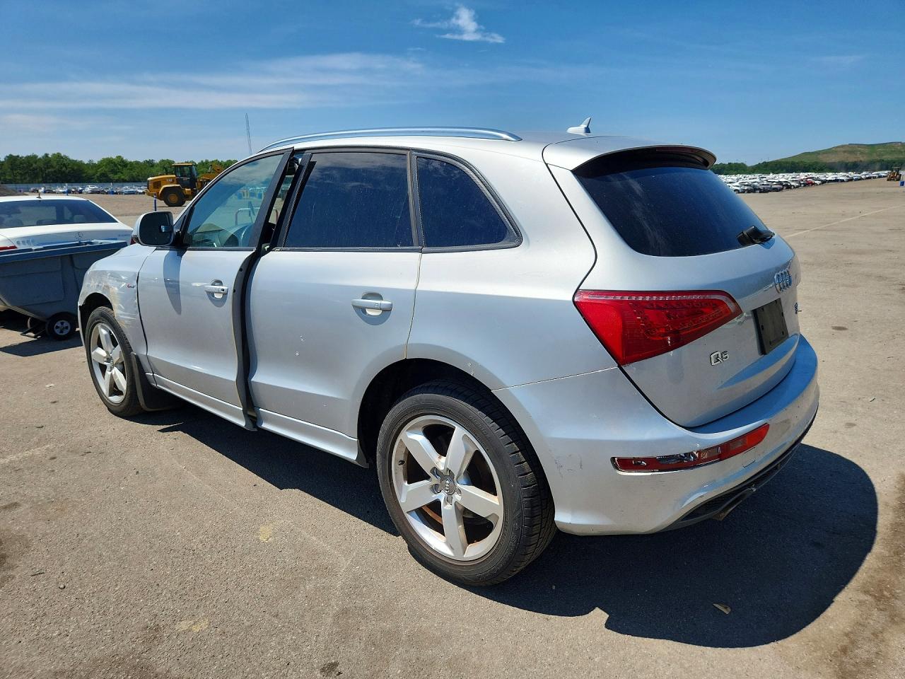 WA1DKAFP9CA114934 · 2012 AUDI Q5 · 2/13
