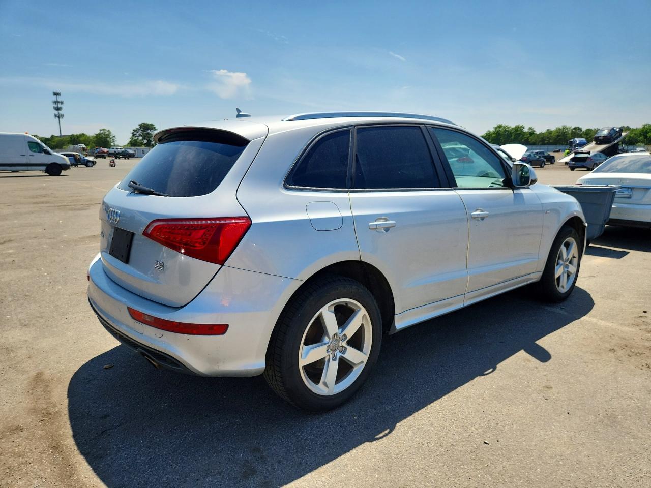 WA1DKAFP9CA114934 · 2012 AUDI Q5 · 3/13