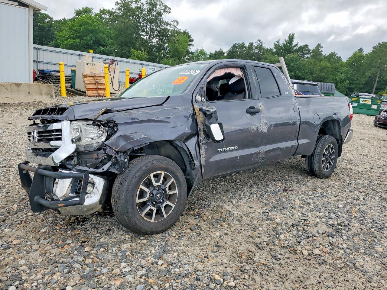 5TFUY5F16HX672929 · 2017 TOYOTA TUNDRA