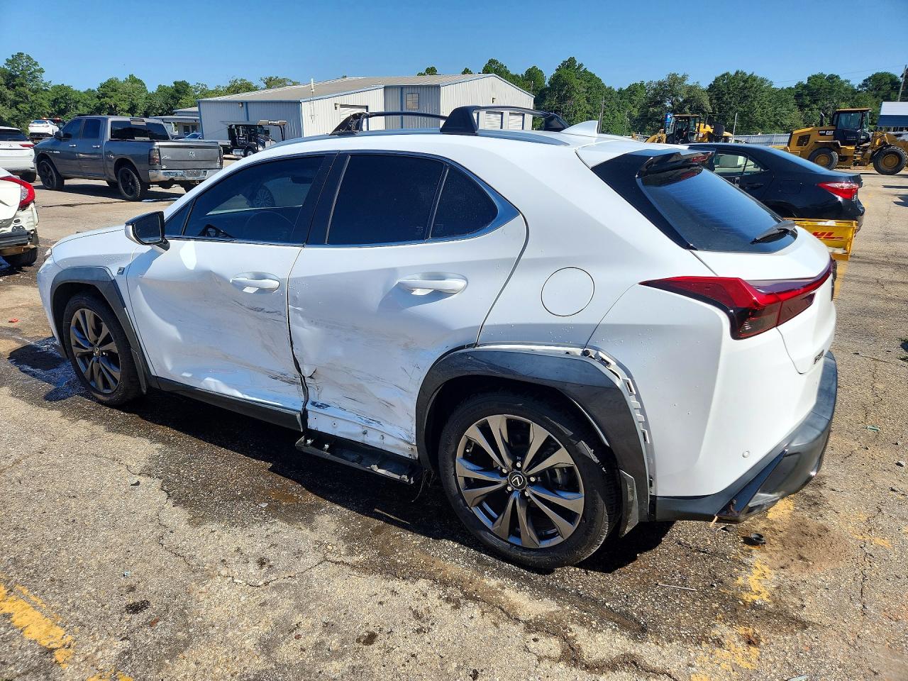 JTHY3JBH7K2010131 · 2019 LEXUS UX · 2/13