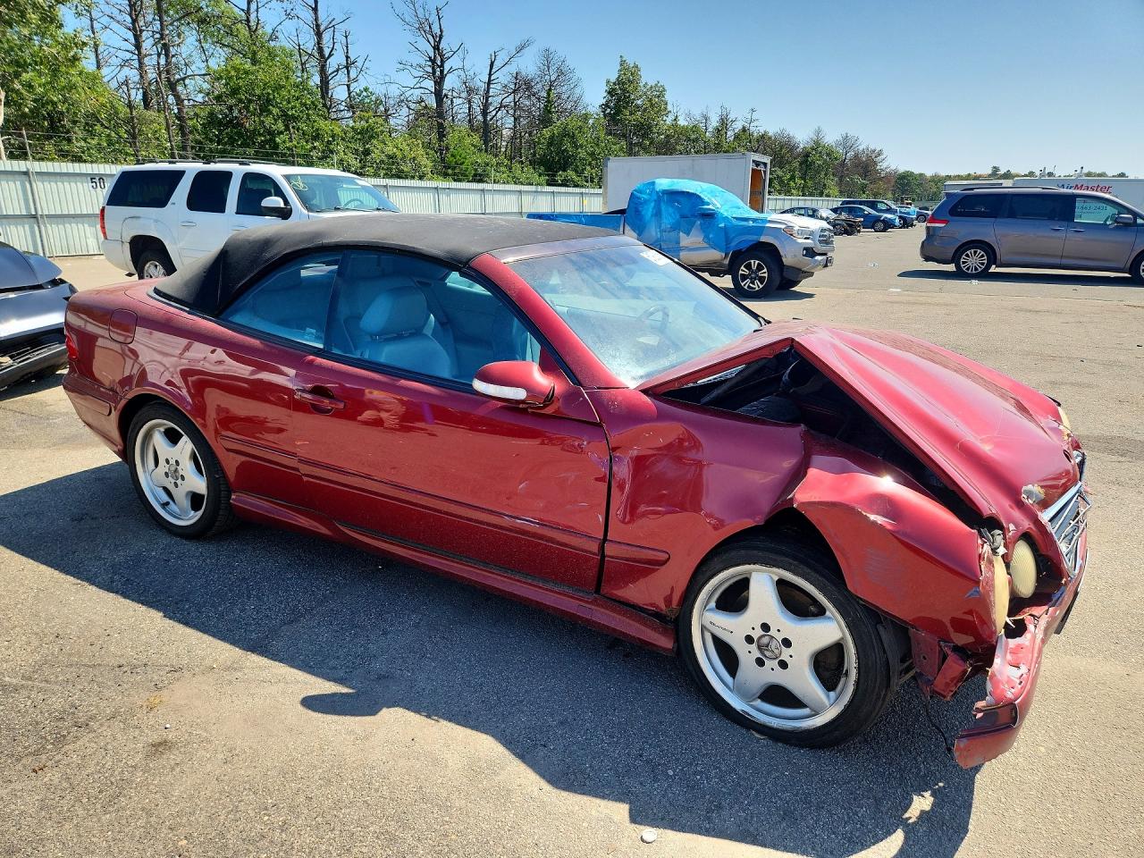 WDBLK70G51T085784 · 2001 MERCEDES-BENZ CLK · 4/13