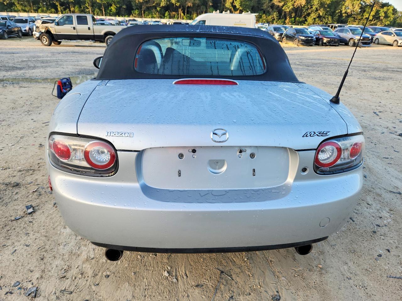 JM1NC25F860102645 · 2006 MAZDA MX-5 MIATA · 6/12