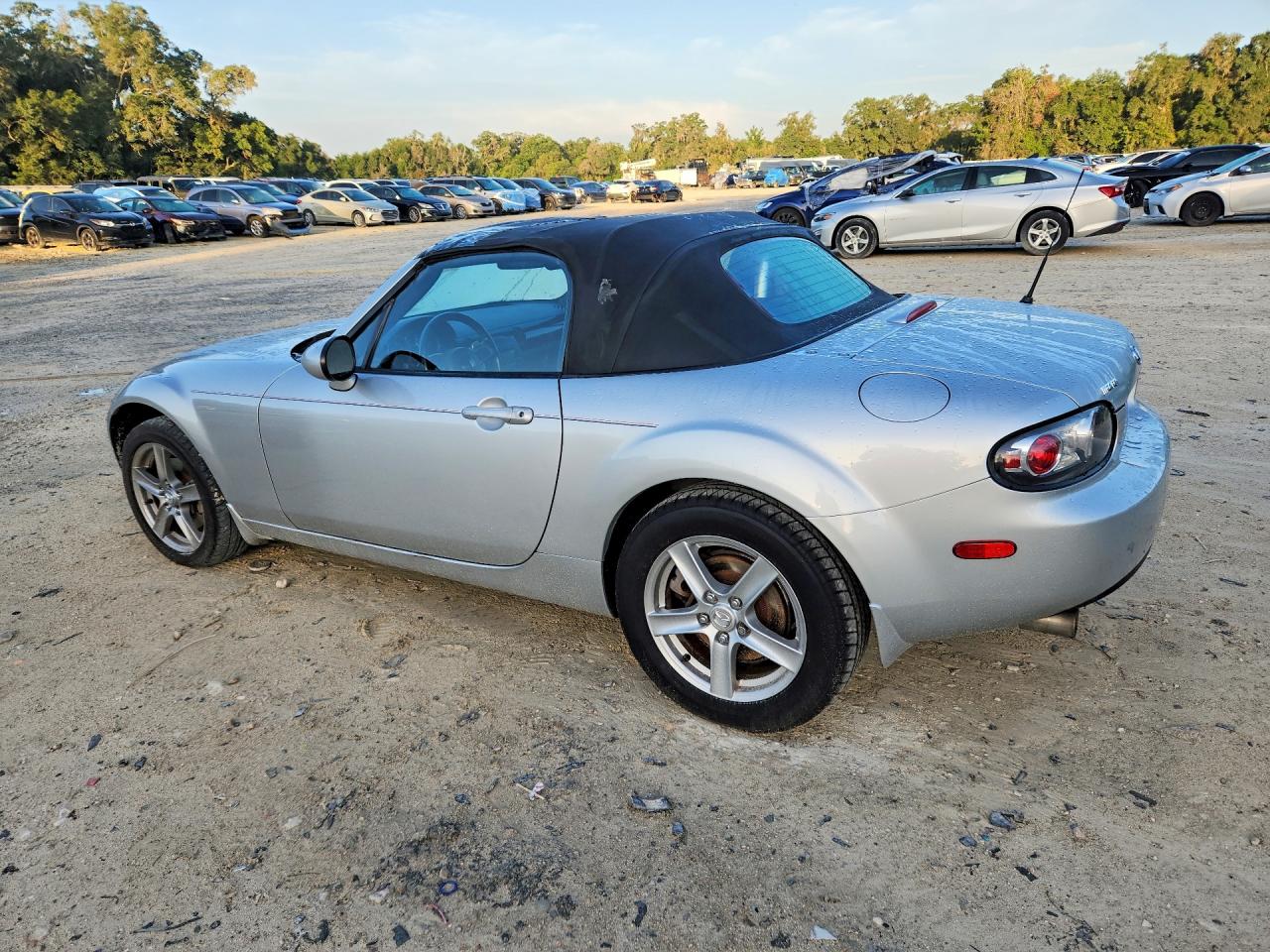 JM1NC25F860102645 · 2006 MAZDA MX-5 MIATA · 2/12