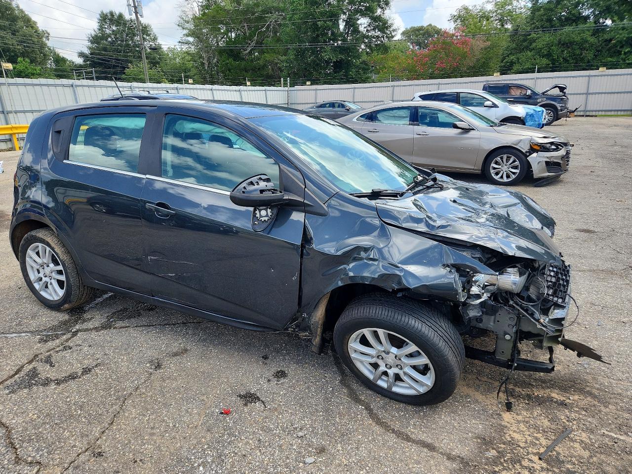 1G1JC6SHXF4116253 · 2015 CHEVROLET SONIC · 4/13