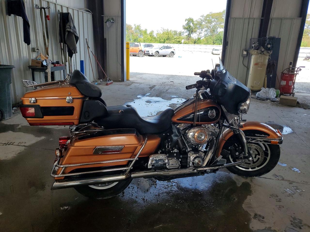1HD1FC4408Y603205 · 2008 HARLEY-DAVIDSON FLHTCUI