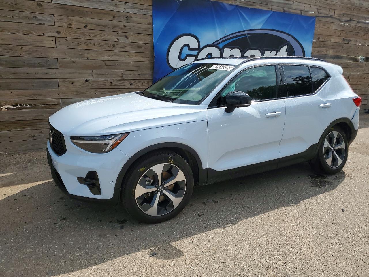 YV4L12UC8T2785805 · 2026 VOLVO XC40