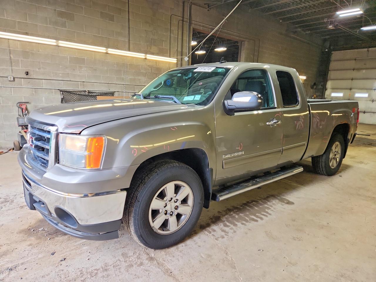 1GTR2VE73DZ387083 · 2013 GMC SIERRA